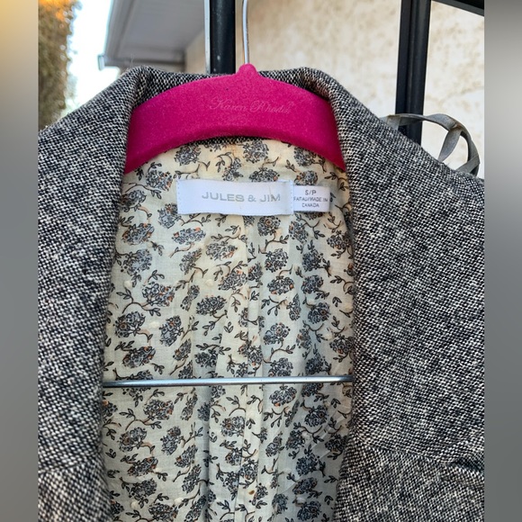 Maternity two piece suit with skirt - Picture 3 of 6